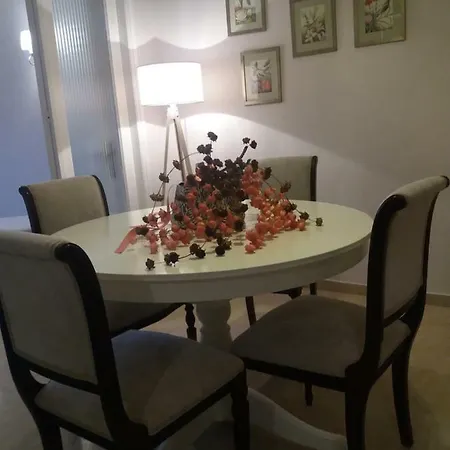 Sofa & Mare Apartment *